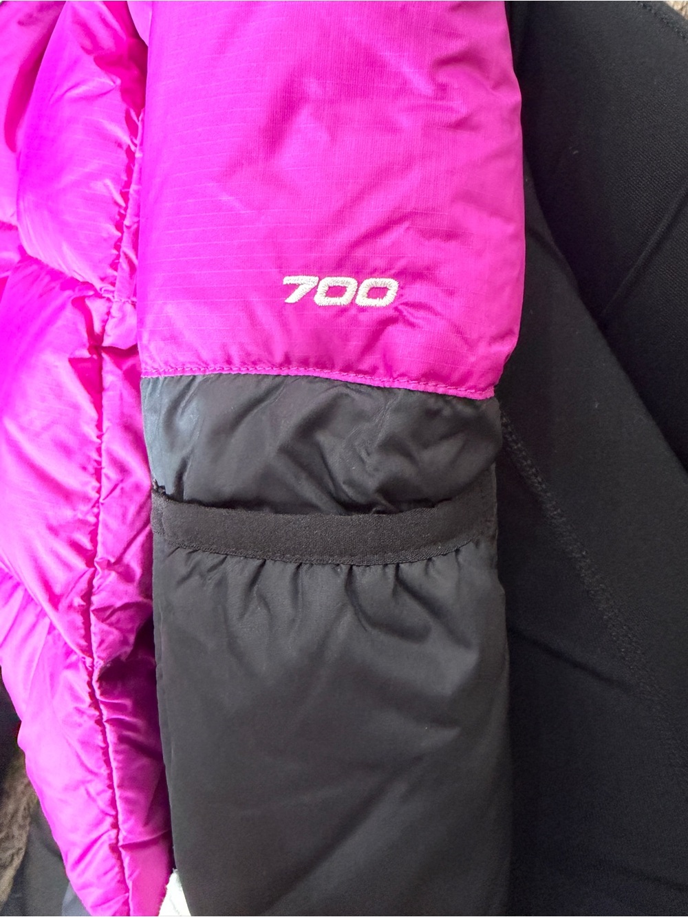 The North Face 1996 Retro Nuptse 1 Piece Deep Mulberry 700 down Sz 18-24 Mo. NWT - Picture 4 of 4